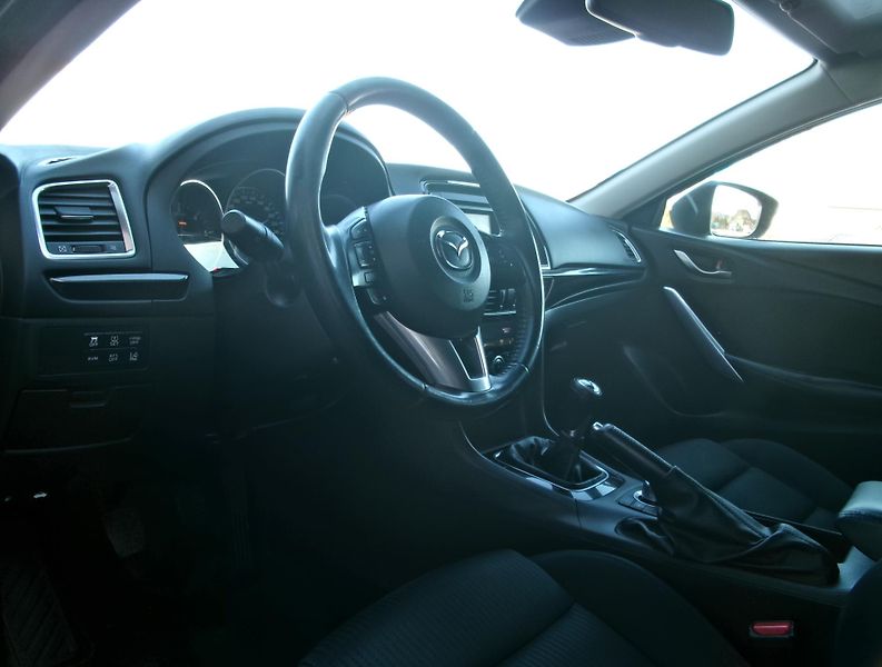 Mazda 6 (2014) 2,2D - ZADÁNO - fotka 26 z 28