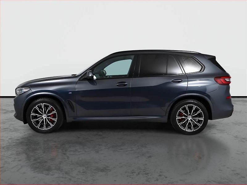 BMW X5 (2022) xDrive30d - fotka 3 z 25