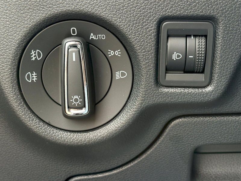 Škoda Kamiq (2025) DSG 1.0 TSI / 85 kW / TOP SELE - fotka 31 z 32