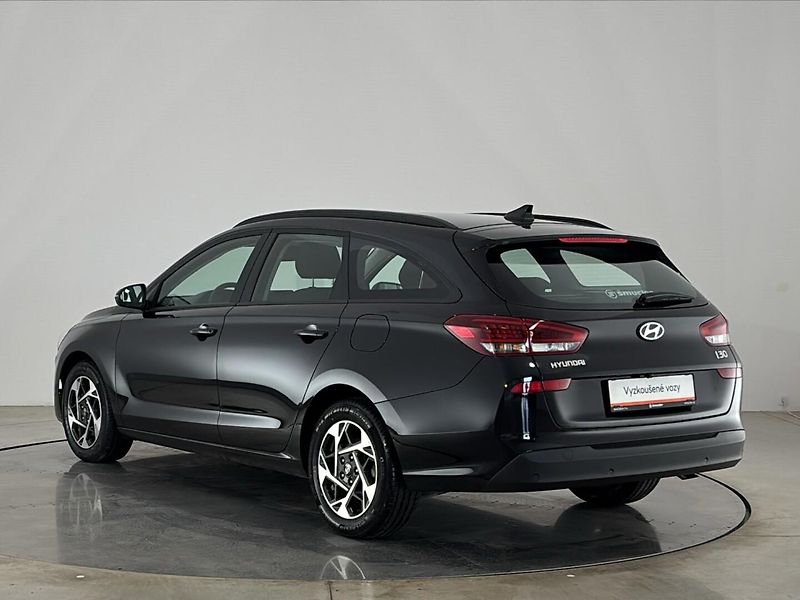 Hyundai i30 Smart DCT - fotka 15 z 26