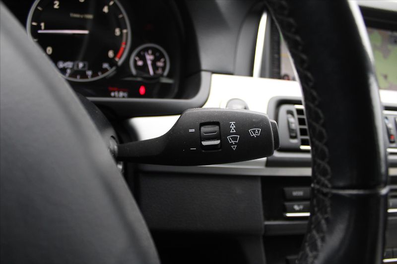 BMW Řada 5 520d xDrive LED NAVIGACE KŮŽE - fotka 17 z 23