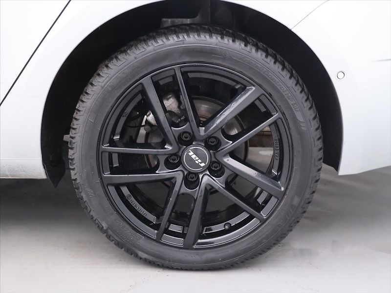 Škoda Octavia 2,0 TDI 110kW DSG Style Virtua - fotka 30 z 37