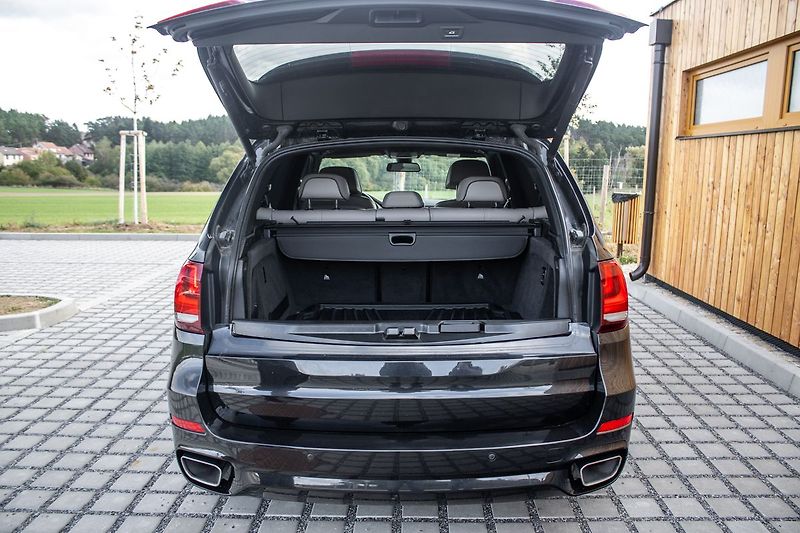 BMW X5 - fotka 46 z 51
