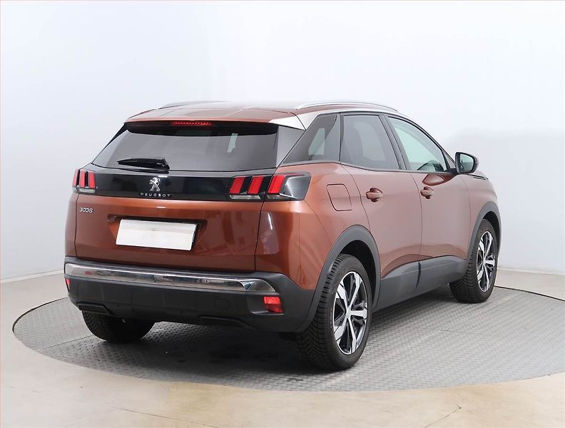 Peugeot 3008 (2020) 1.5 BlueHDi, Automat, ČR,1.maj - fotka 5 z 16
