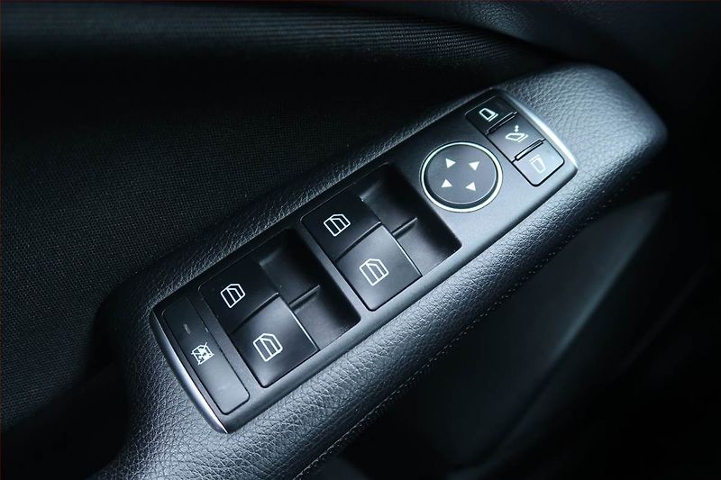 Mercedes-Benz Třídy A (2017) A 200 d, Automat, Navi - fotka 22 z 23