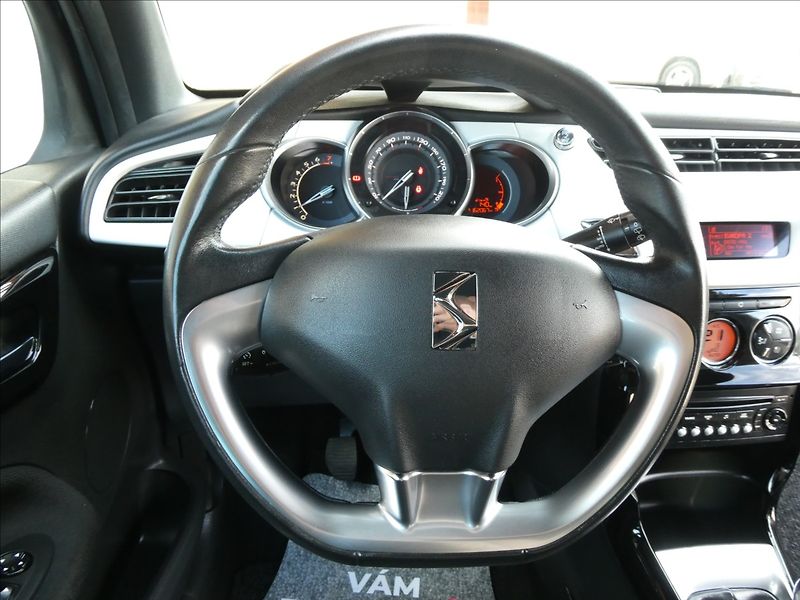 Citroën DS3 1,6 i 16V digi.klima, serviska - fotka 33 z 45