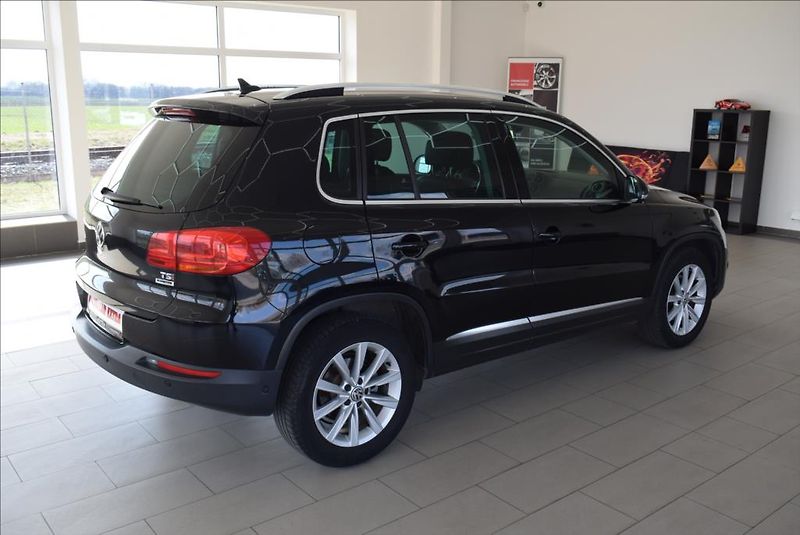 Volkswagen Tiguan 1,4 TSi, 1.maj,navi,kůže,pano, - fotka 6 z 32