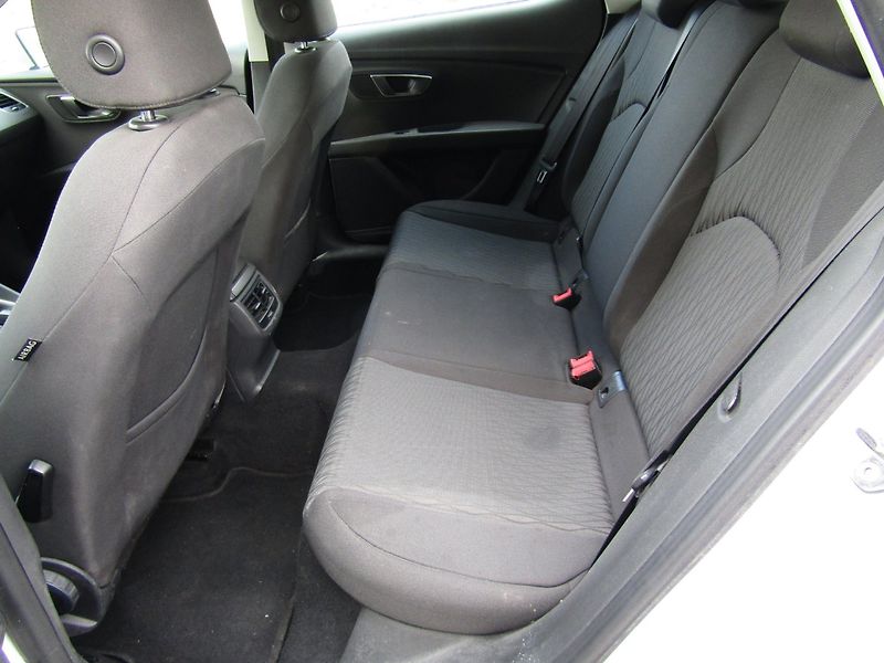 Seat Leon (2014) 16 TDI 77kW - fotka 21 z 35