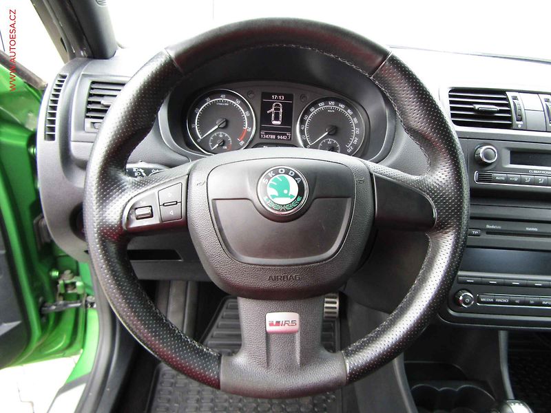 Škoda Fabia (2011) 1.4 TSi, 2.maj,ČR, RS, DSG - fotka 15 z 17