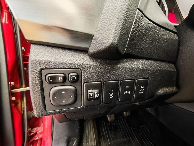 Toyota Auris 1.3 Dual VVT-i Active - fotka 21 z 30