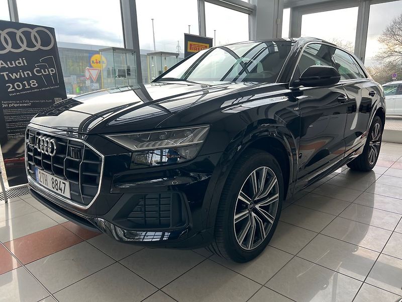 Audi Q8 S-line  210kW Webasto Záruka - fotografie inzerátu