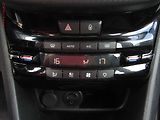 Peugeot 2008 (2016) 1.2 PT, ČR, AC, tempo, park - náhled 14