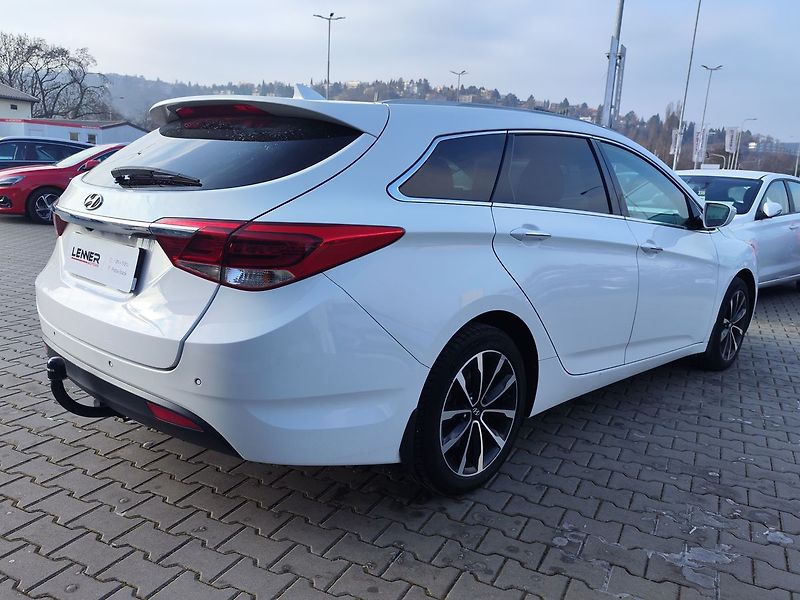 Hyundai i40 1.7 CRDI/104kW Experience AT - fotka 5 z 33