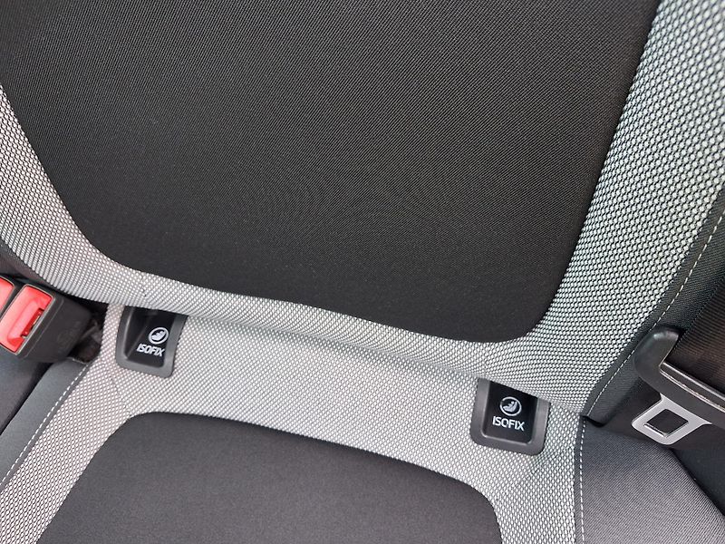 Škoda Fabia (2016) 1,2 TSi 81kw LED 1.MAJ. NAVI - fotka 14 z 40