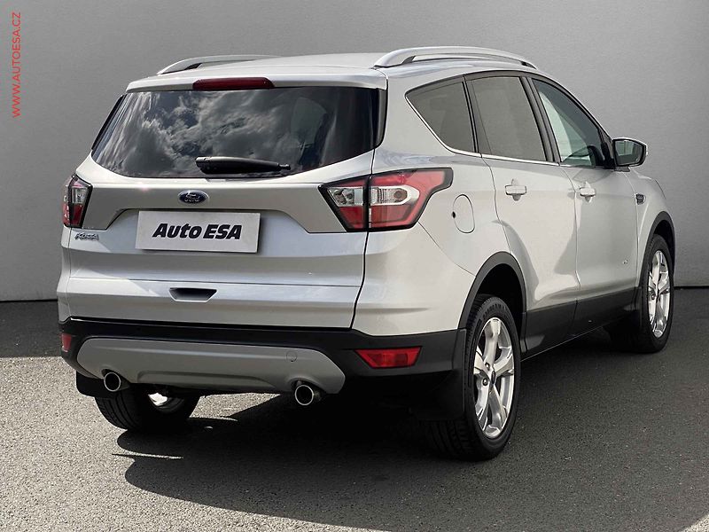 Ford Kuga (2017) 2.0TDCi 4x4, ČR, Titanium, AT - fotka 4 z 18