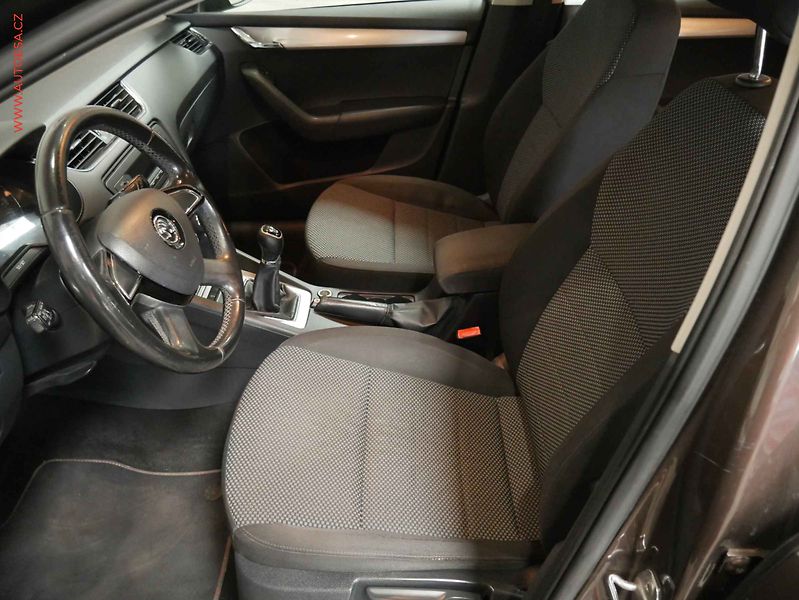 Škoda Octavia (2014) 1.6 TDi, 1.maj, AC, tempo - fotka 9 z 14