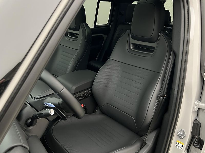 Land Rover Defender (2026) 110 P635 OCTA AWD AUT - fotka 11 z 69