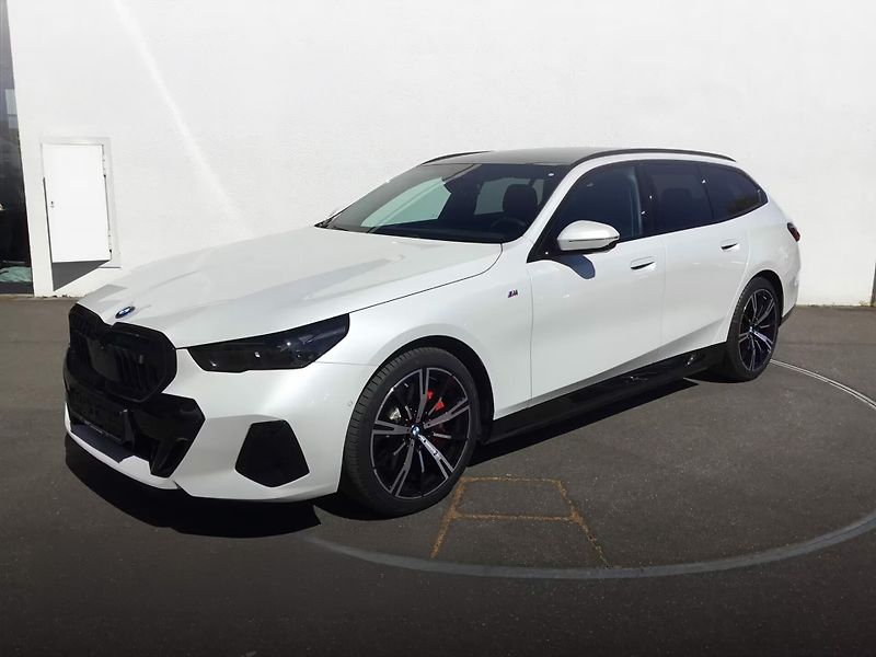 BMW i5 xDrive40 M-Sport Pro Pano HuD - fotka 1 z 19
