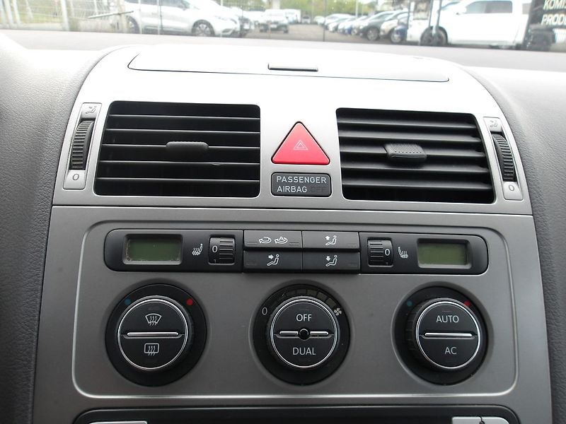 Volkswagen Touran 1,6i 75kW ! KRASAVEC !!! - fotka 25 z 26