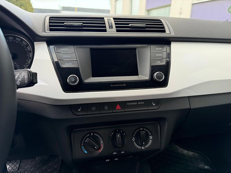 Škoda Fabia 1,2 TSi /66kW/servis.kn. - fotka 21 z 23