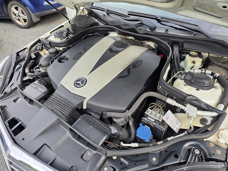Mercedes-Benz Třídy E 300CDI V6 Avantgarde TZ  - fotka 10 z 30