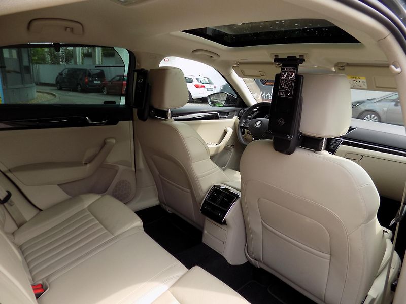 Škoda Superb (2015) 2.0 TSi L&K Webasto - fotka 11 z 15