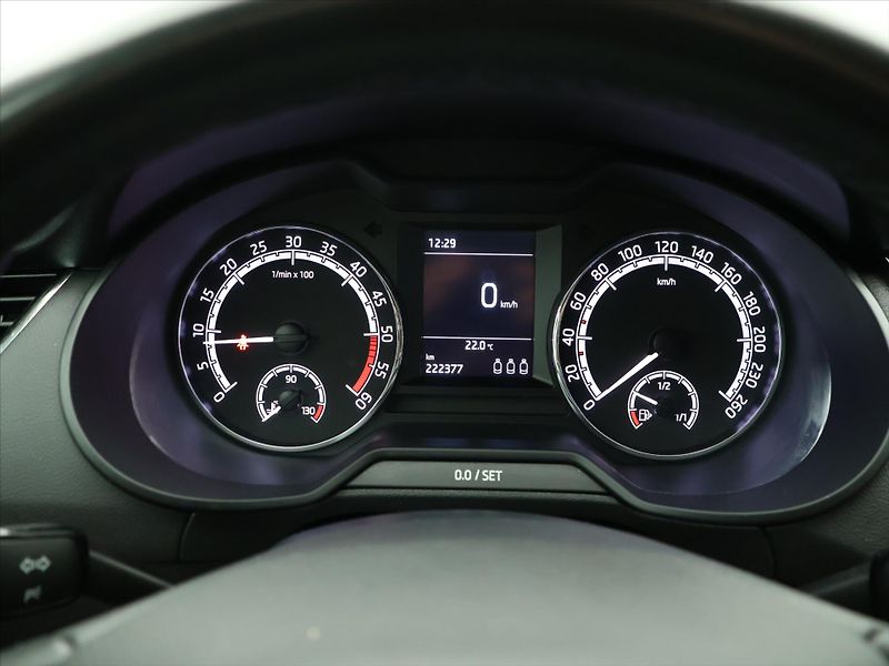 Škoda Octavia 1.6 TDI 85kW Ambition CZ - fotka 16 z 31