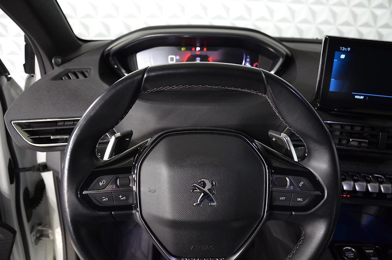 Peugeot 5008 (2023) - fotka 11 z 22