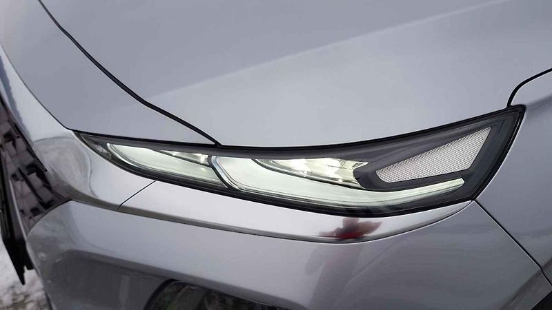 Hyundai Santa Fe vsadilo na nápadný design. Uveze až sedm cestujících.
