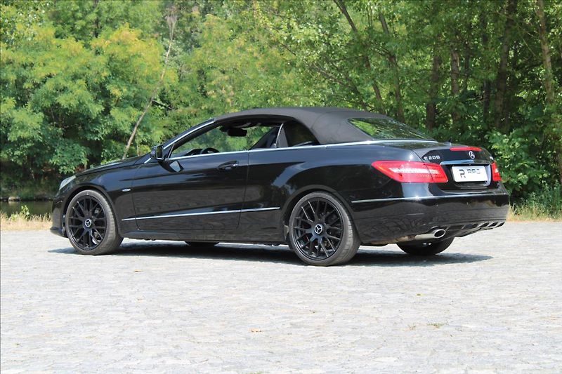 Mercedes-Benz Třídy E 200 CGI / 135 KW / CABRIO - fotka 11 z 32