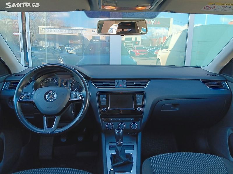 Škoda Octavia 1.6 TDI 81kW - fotka 11 z 27