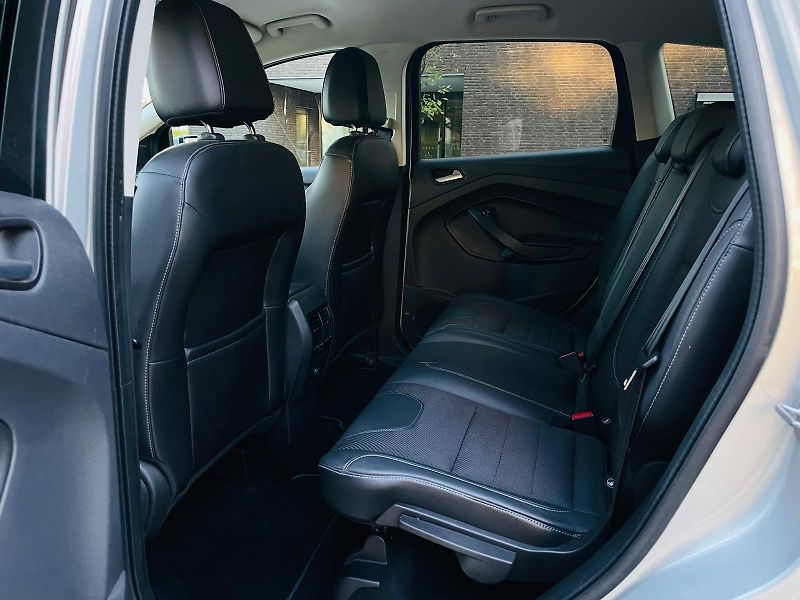 Ford Kuga 2.0TDCi MANUÁL TAŽNÉ SERVISKA - fotka 36 z 51
