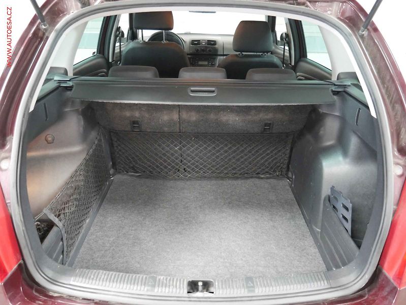 Škoda Fabia (2012) 1.2, 2.maj,ČR, AC, temp - fotka 7 z 16