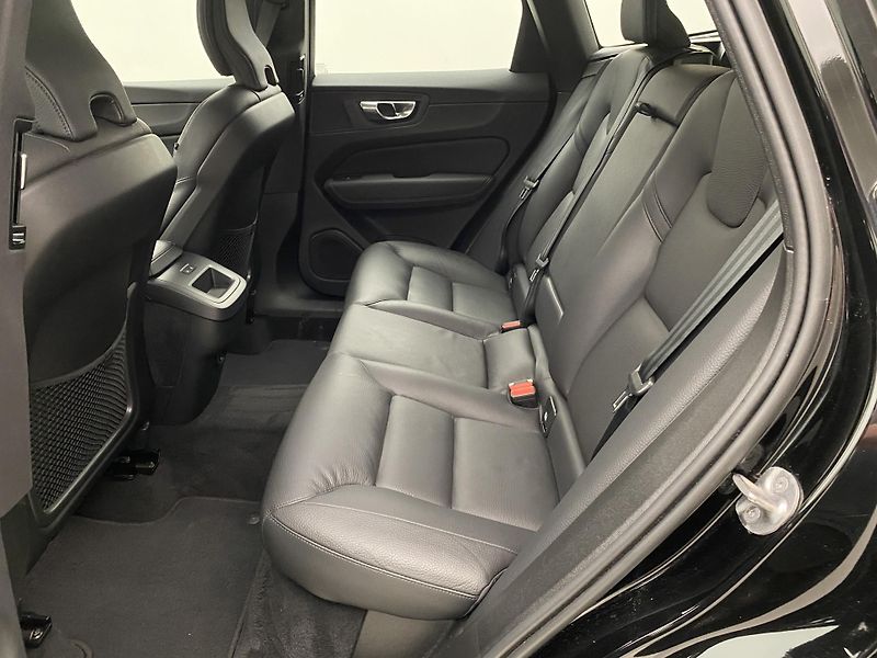 Volvo XC60 B4 AWD BRIGHT PLUS AUT  - fotka 5 z 48