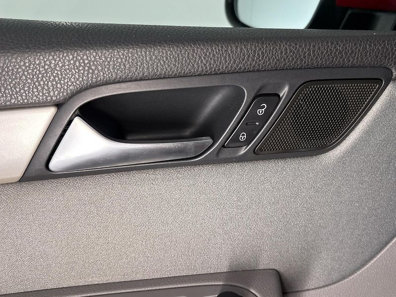 Seat Alhambra Style, 7 míst - fotka 27 z 31