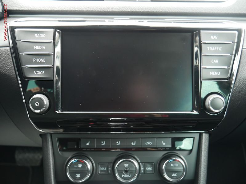 Škoda Superb (2017) 1.6TDi, DSG, navi, xenon - fotka 14 z 21