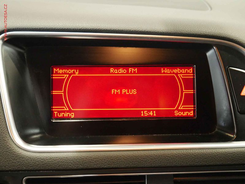 Audi Q5 (2012) 2.0 TDI, 2.maj, Kůže, AC - fotka 13 z 18