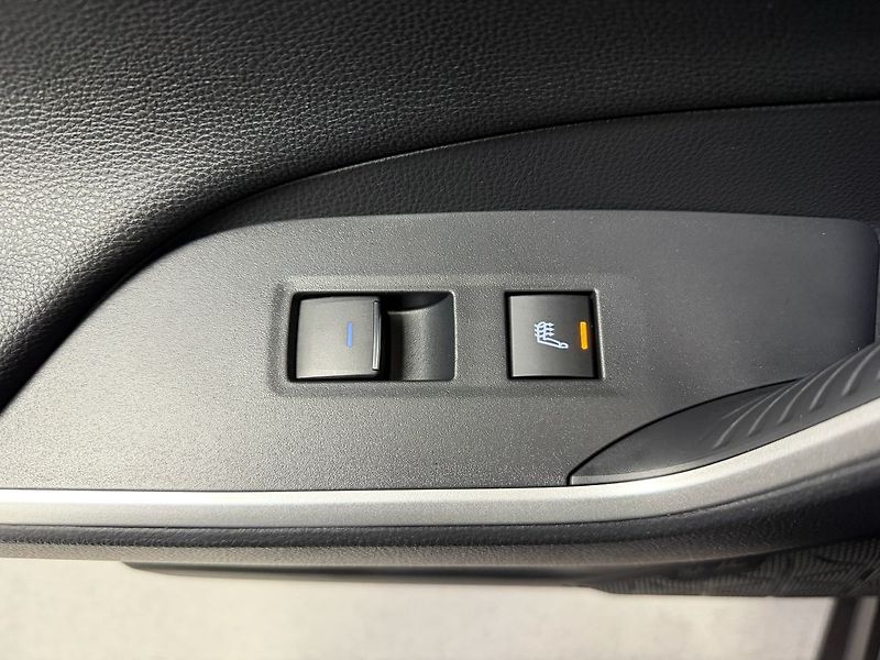 Toyota RAV4 2.5 HYBRID e-CVT 4WD EXECUTIVE - fotka 24 z 26