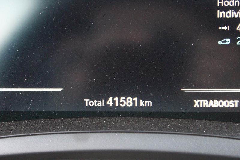 BMW Řada 3 330e xDrive Touring - fotka 16 z 23