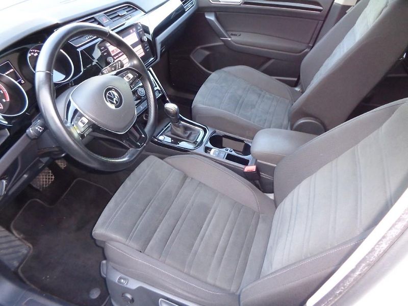 Volkswagen Touran 1.5 TSI 7DSG Highline 110 kW - fotka 10 z 30