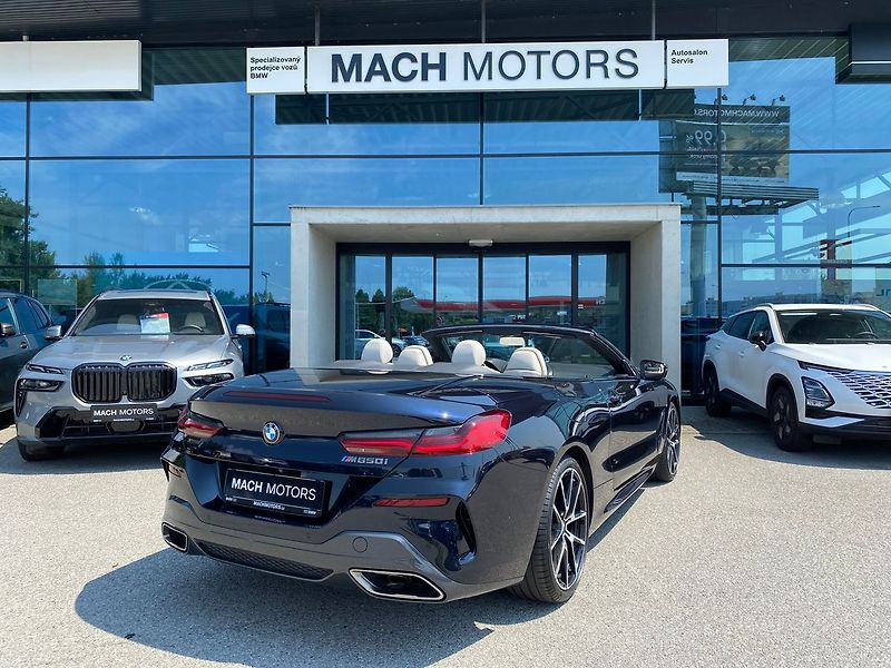 BMW M8 M850i xDrive Cabrio MAX výbava - fotka 9 z 26