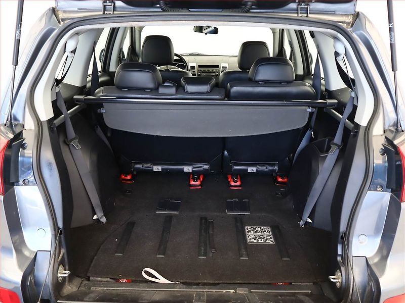 Peugeot 4007 (2007) 2.2 HDI, 4X4, Park. senzory - fotka 11 z 16