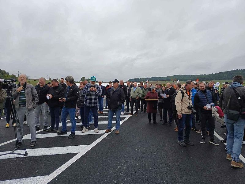 Slavnostní otevření napojení severního Rokycanska na D5.