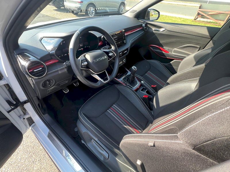 Škoda Fabia (2025) Monte Carlo 1.0TSi 85kW 6°manu - fotka 12 z 30