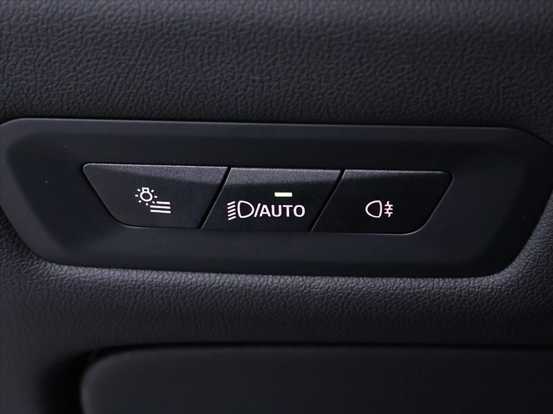 BMW X5 3,0 xDrive40d Mpacket - fotka 23 z 48