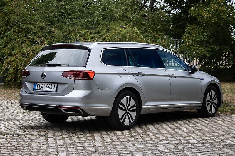 Volkswagen Passat - fotka 5 z 21