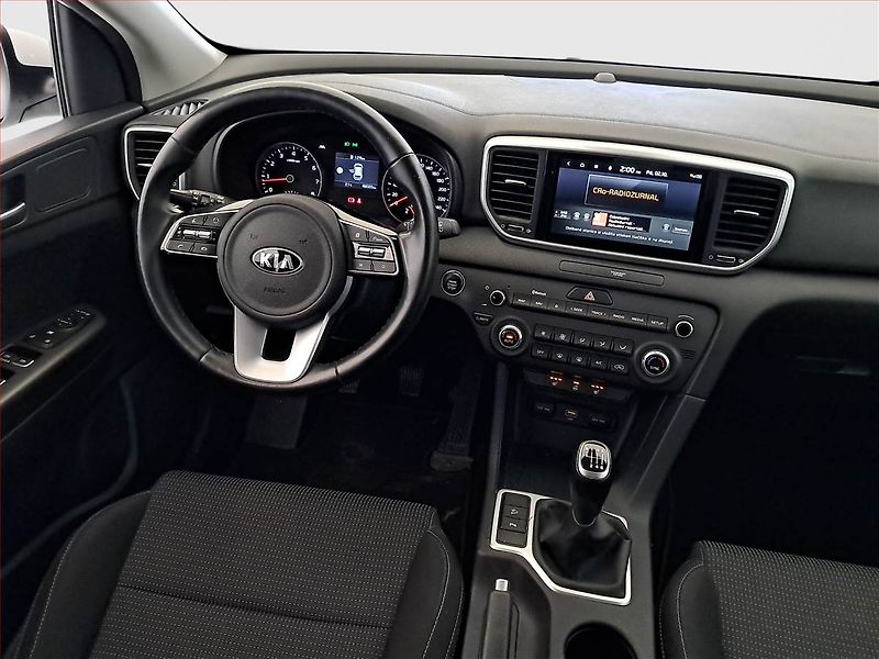 Kia Sportage (2021) 1.6 T-GDI - fotka 7 z 19
