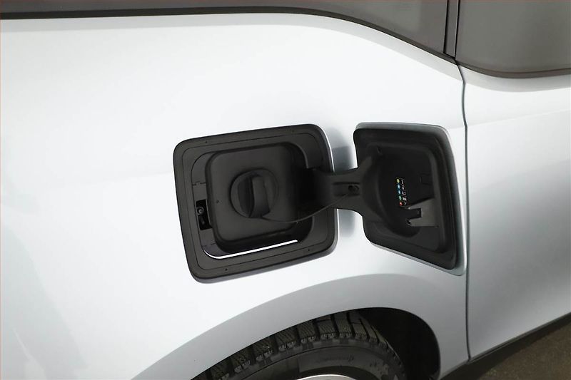 BMW i3 (2014) 60Ah BEV, SoH 74%, Automat - fotka 21 z 22