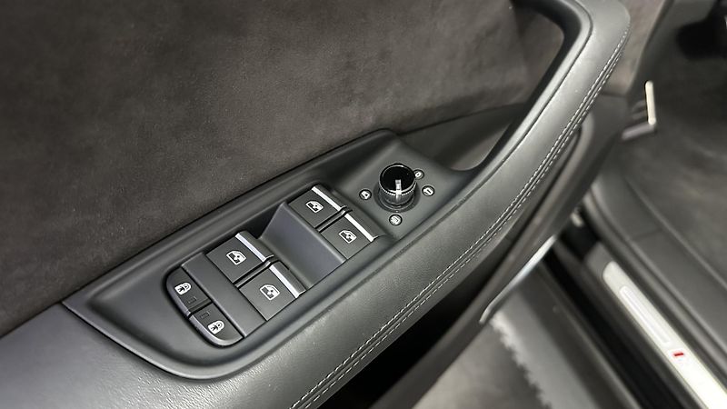 Audi RS Q8 TOP STAV / PLNÁ VÝBAVA  - fotka 35 z 54