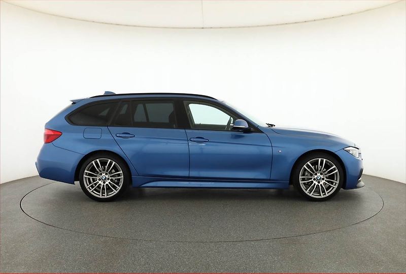 BMW Řada 3 (2015) M Sport 320 d, 4X4, Automat - fotka 6 z 18